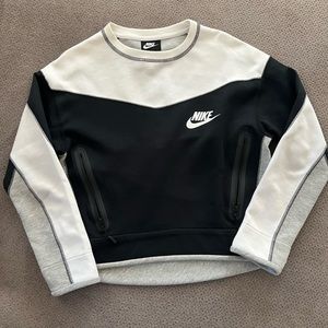 Nike cropped crewneck